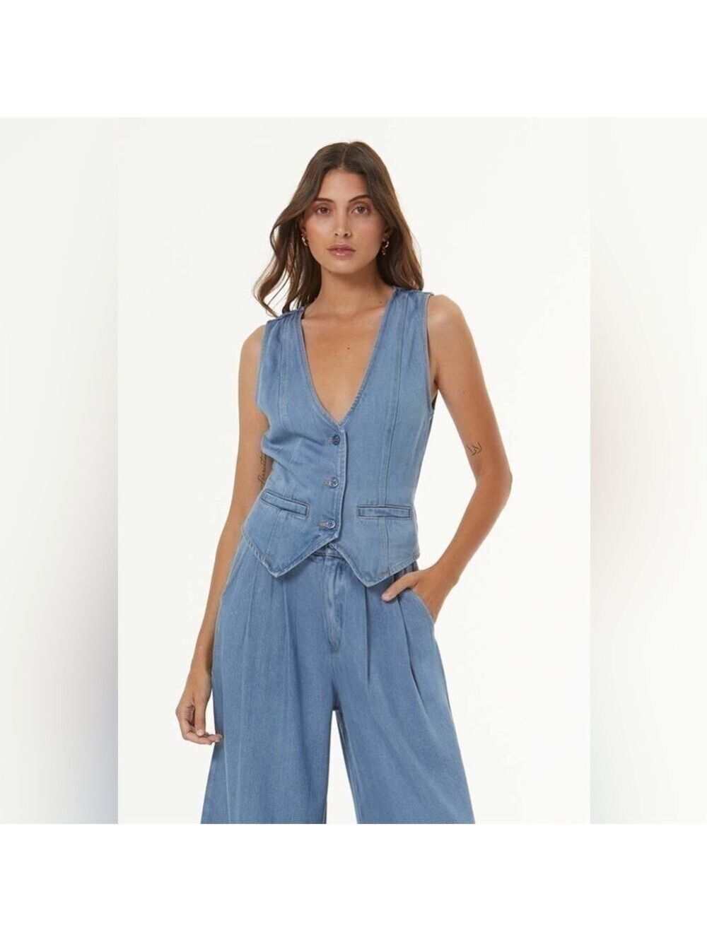 NWT Young Fabulous & Broke YFB VEDA DENIM VEST in Medium Wash. Size XS